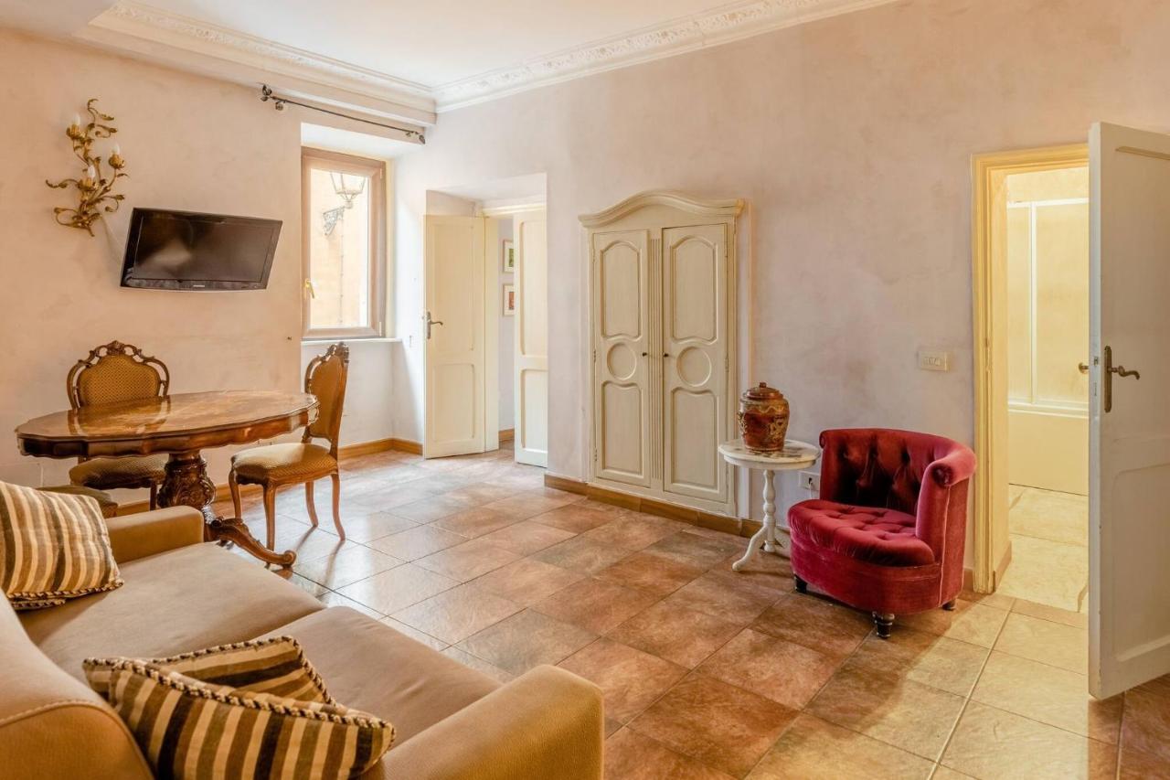 Rome Right In The Ancient Historical Center Two Bedrooms Two Bath, Up To 6 Pax מראה חיצוני תמונה