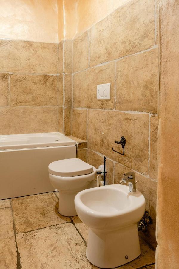Rome Right In The Ancient Historical Center Two Bedrooms Two Bath, Up To 6 Pax מראה חיצוני תמונה